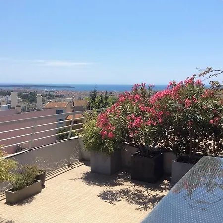 Vue Panoramique Sur La Baie De Cannes * 勒卡内