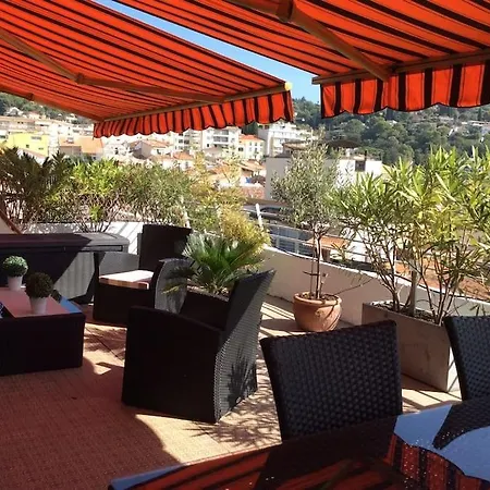 Vue Panoramique Sur La Baie De Cannes *