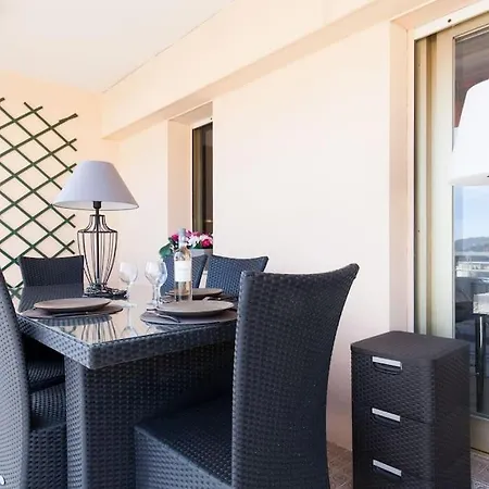 Vue Panoramique Sur La Baie De Cannes * Ле-Канне